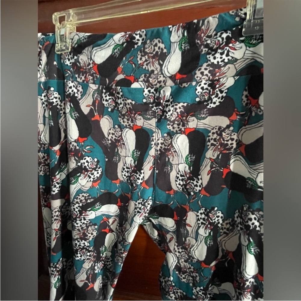Cruella de Vil LuLaRoe Leggings - Picture 2 of 10
